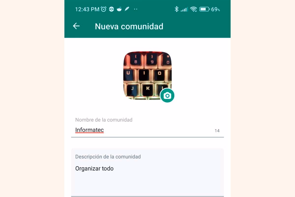 Elegir nombre del grupo WhatsApp